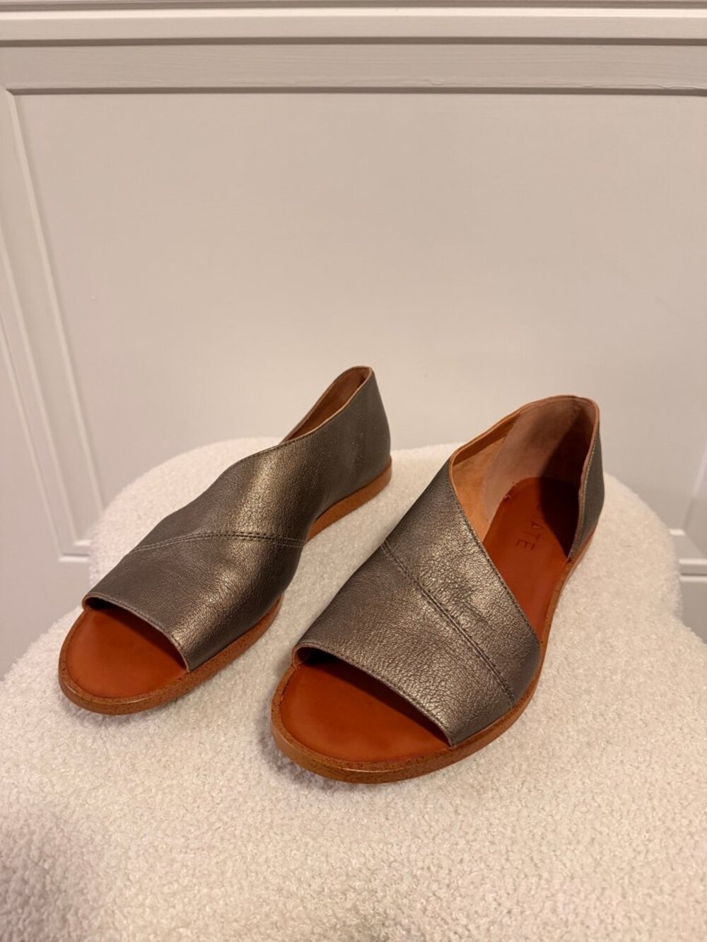 1.STATE Celvin Metallic Leather Flats Size 9